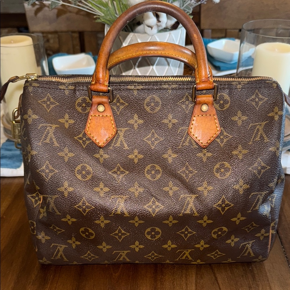 Authentic Louis Vuitton speedy 30